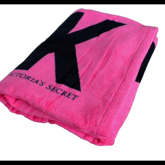 Victoria’s Secret Big Pink Beach Towel New - Picture 2 of 5
